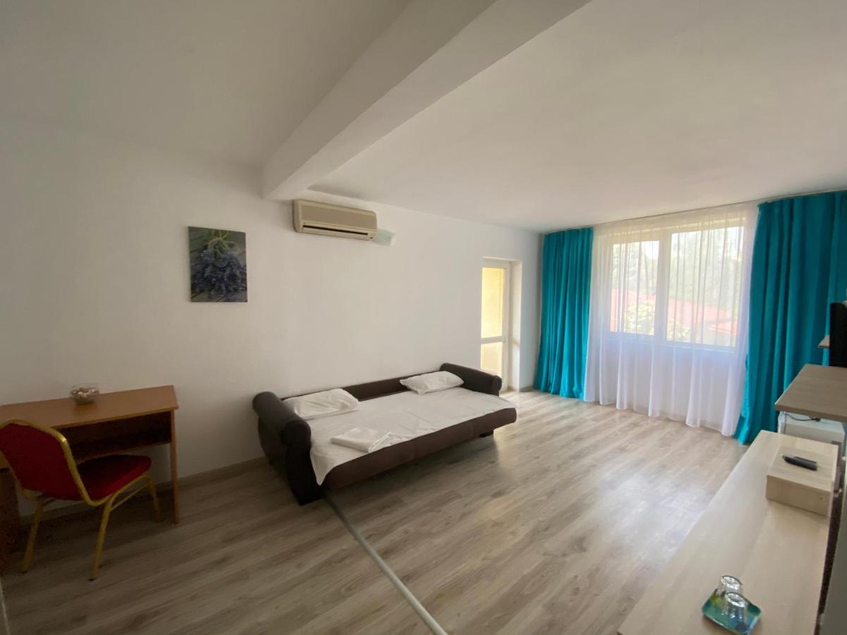 Q Hotel Neptun Luaran gambar