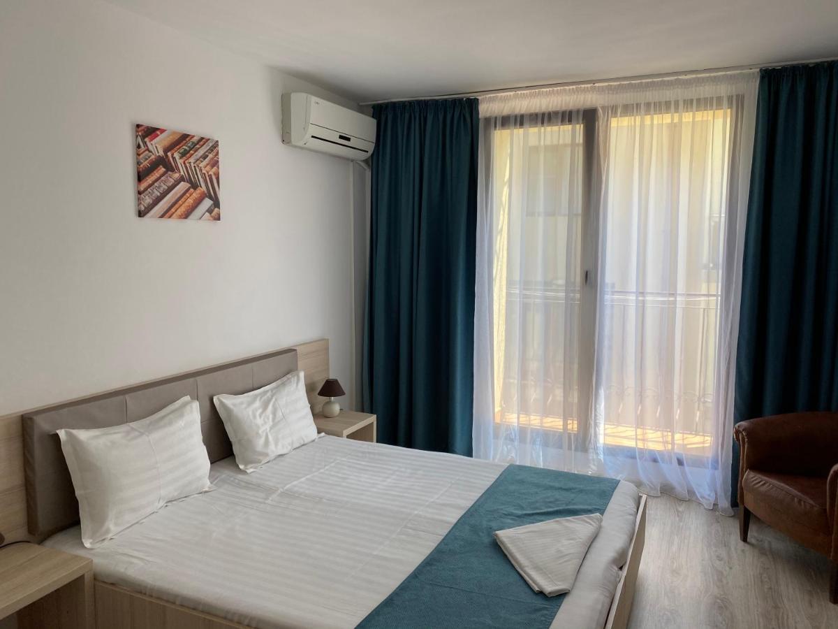 Q Hotel Neptun Luaran gambar