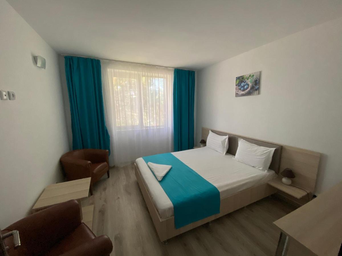 Q Hotel Neptun Luaran gambar