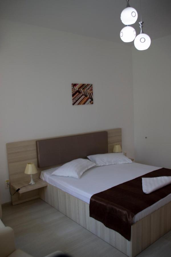 Q Hotel Neptun Luaran gambar