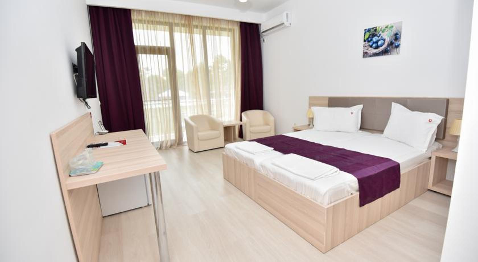 Q Hotel Neptun Luaran gambar