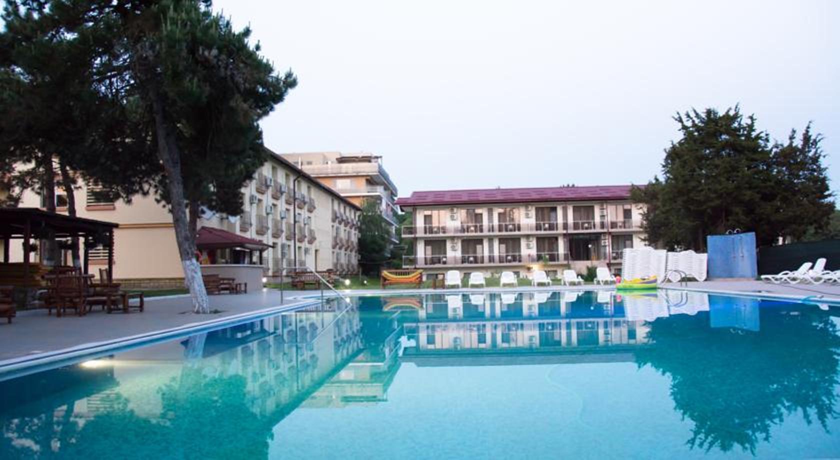 Q Hotel Neptun Luaran gambar