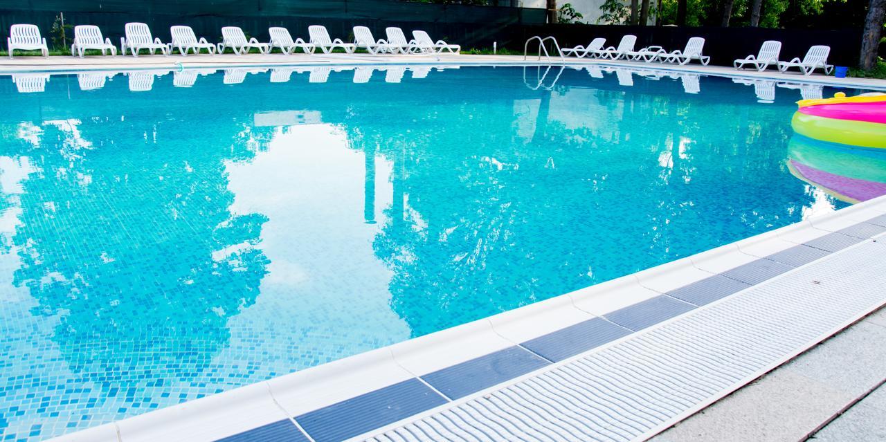 Q Hotel Neptun Luaran gambar