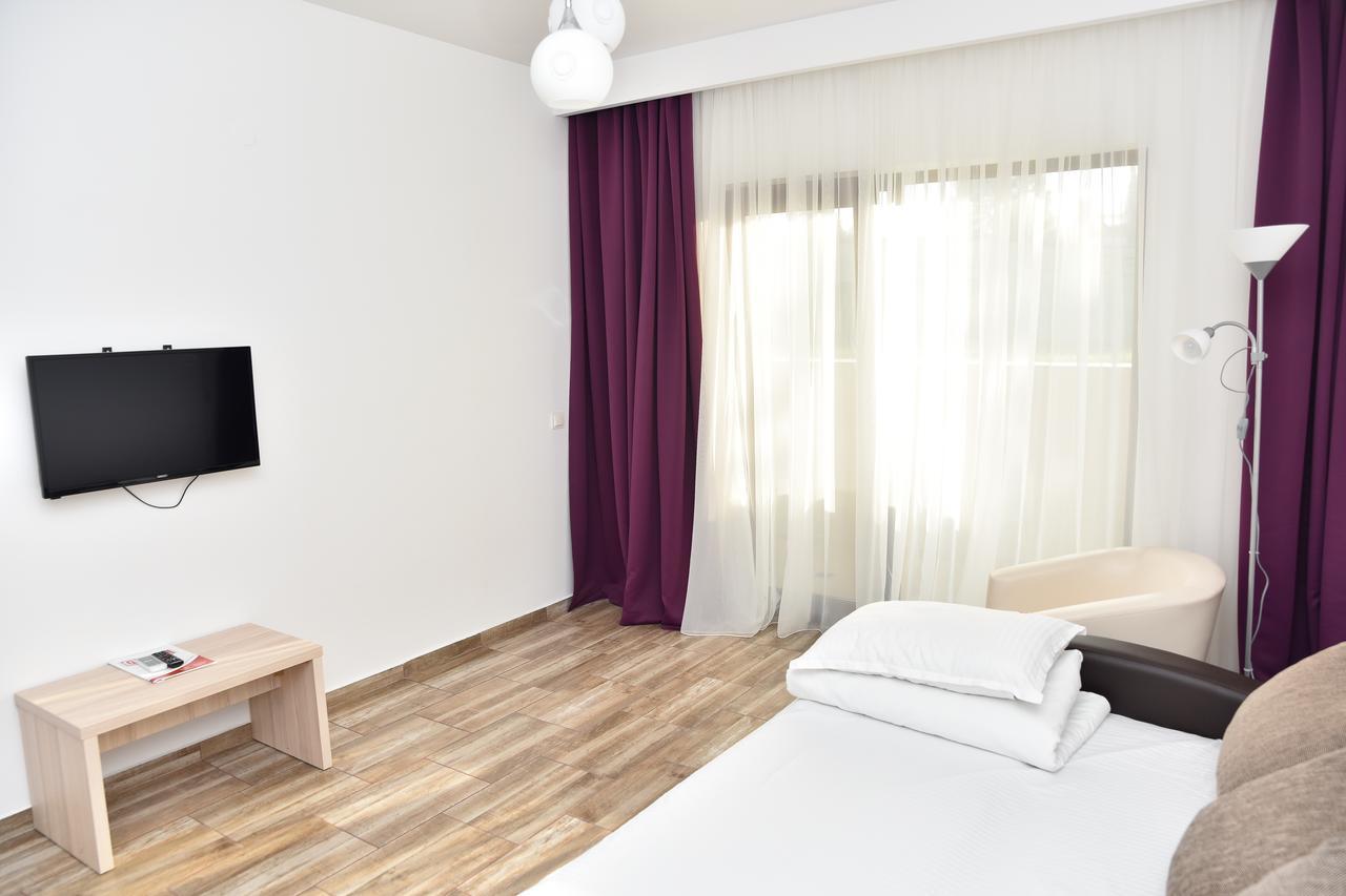 Q Hotel Neptun Luaran gambar