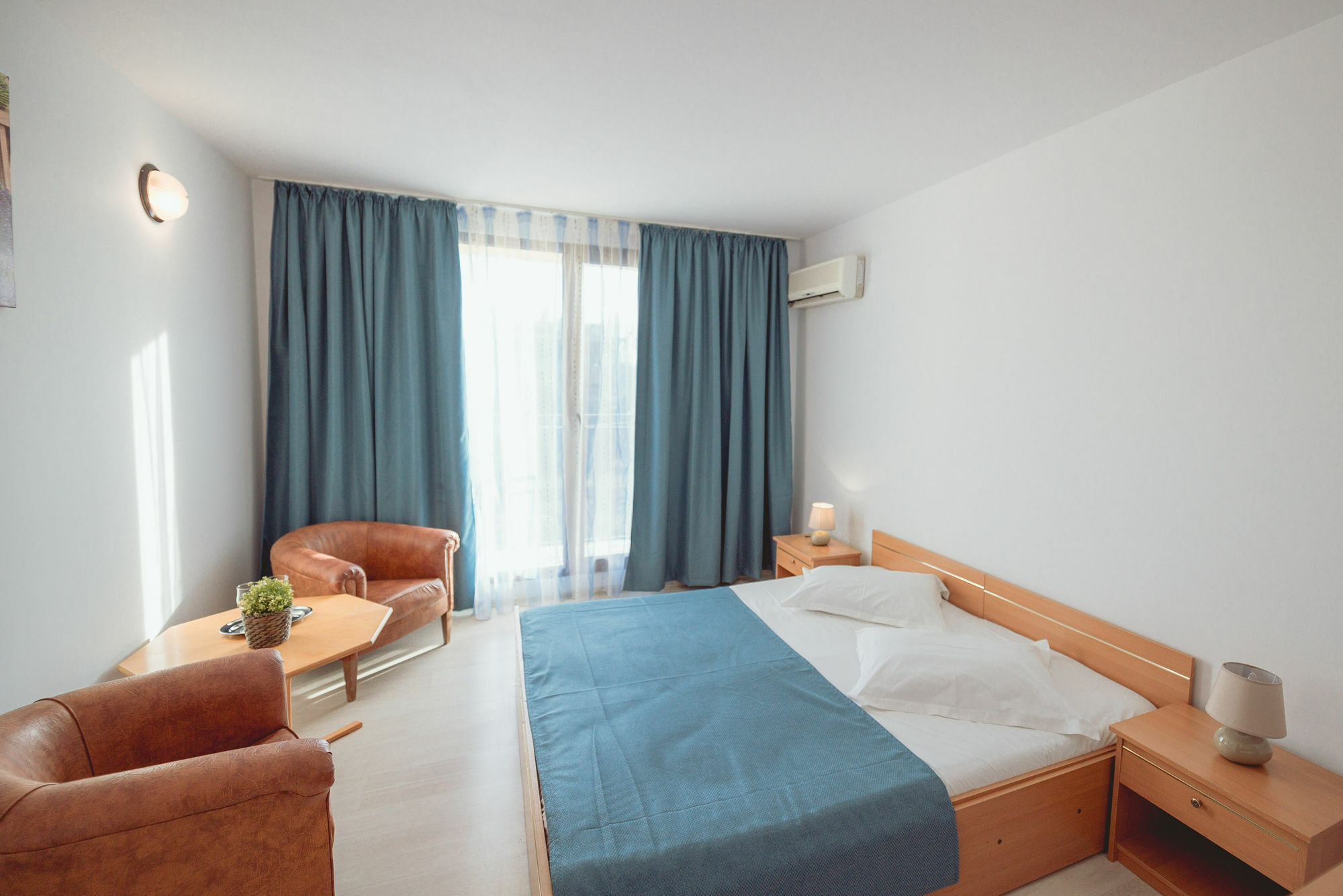 Q Hotel Neptun Luaran gambar