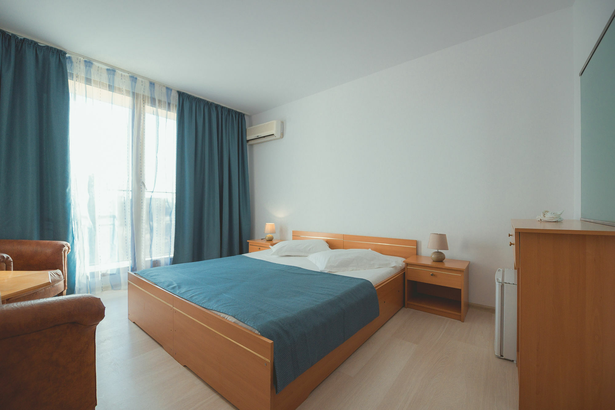 Q Hotel Neptun Luaran gambar